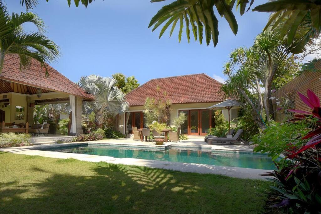 Tropical Oasis, Villa Mimba Sanur  Exterior photo