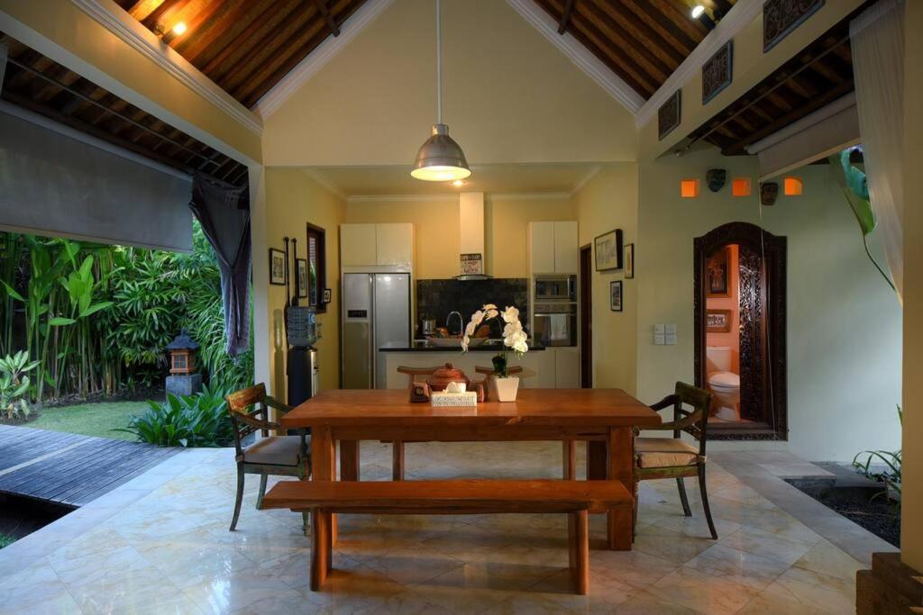 Tropical Oasis, Villa Mimba Sanur  Exterior photo